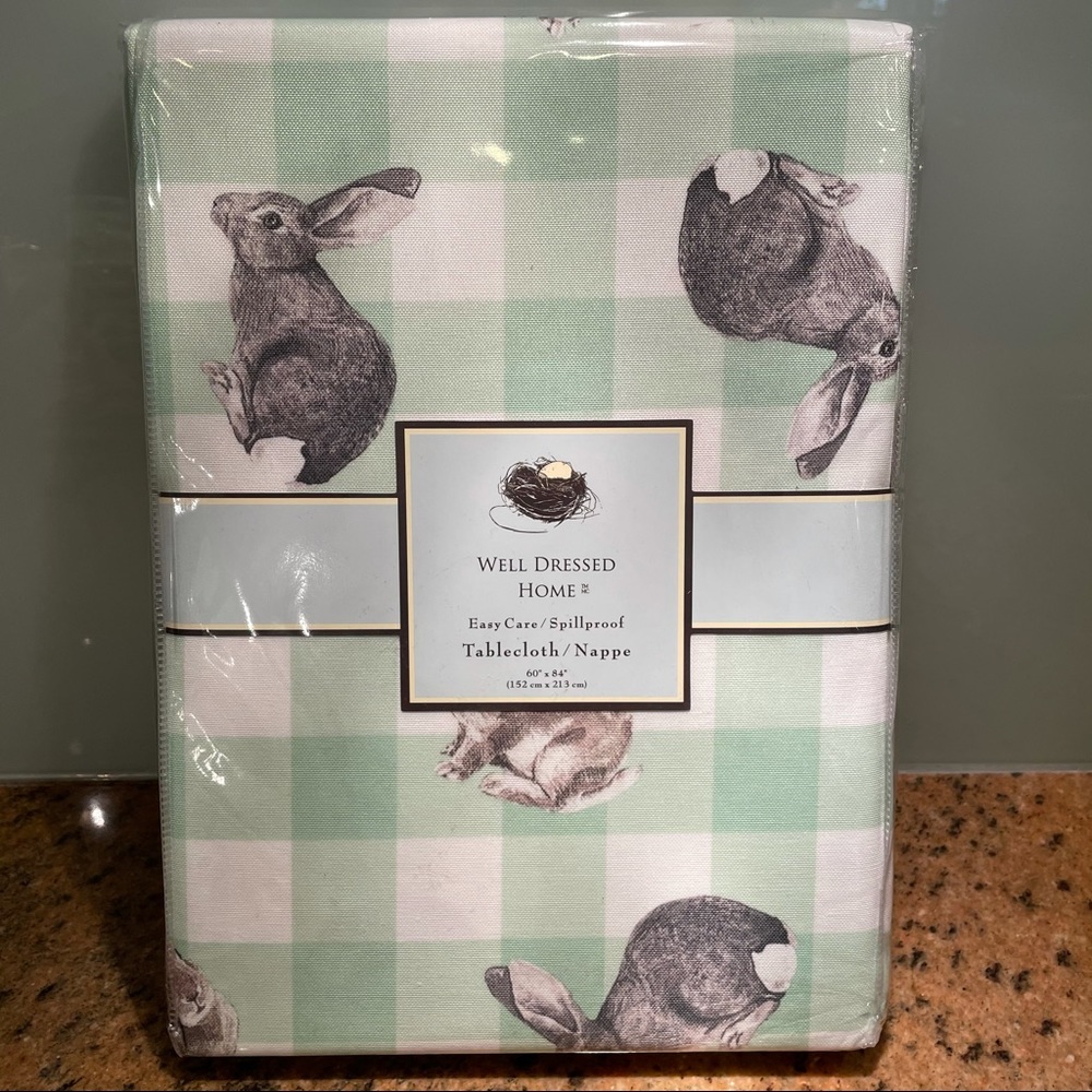 Easter Bunny 🐰 Rabbit Nappe Tablecloth Spillproof